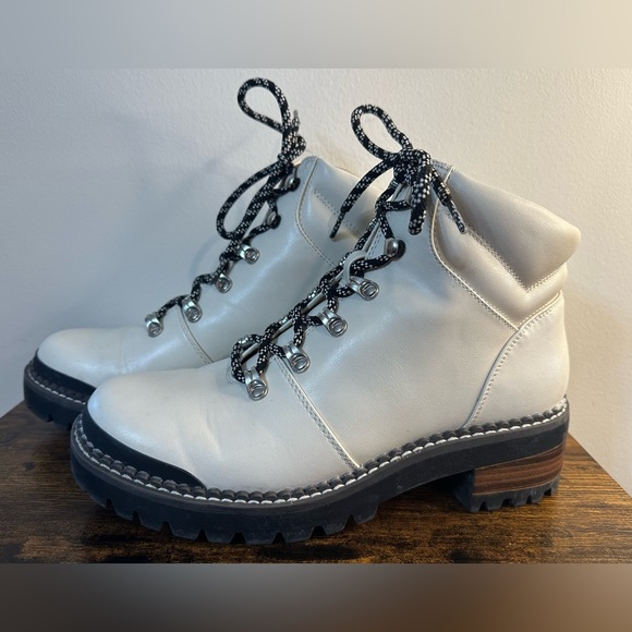 Universal Thread Shoes - Universal Threads Ivory Block Heel Boot Size 8.5